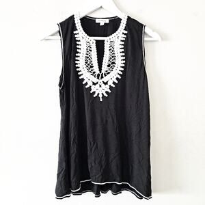 Max Studio Black & Ivory Open Neck & Sleeveles Top w/ Crotchet trimings - Size S